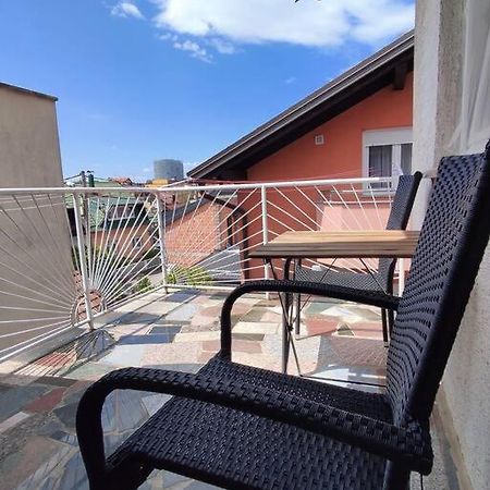 Udoban Stan Sa Terasom U Mirnom Okruzenju Apartment Zagreb Bagian luar foto