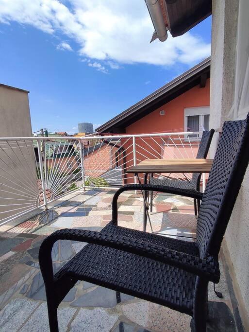 Udoban Stan Sa Terasom U Mirnom Okruzenju Apartment Zagreb Bagian luar foto
