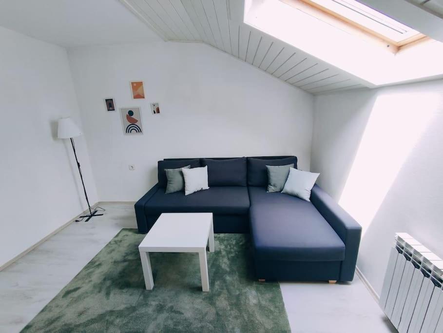 Udoban Stan Sa Terasom U Mirnom Okruzenju Apartment Zagreb Bagian luar foto