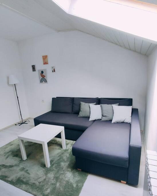 Udoban Stan Sa Terasom U Mirnom Okruzenju Apartment Zagreb Bagian luar foto