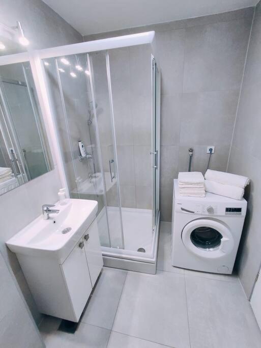 Udoban Stan Sa Terasom U Mirnom Okruzenju Apartment Zagreb Bagian luar foto